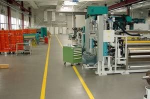 galeriaSystem zasypowy epoksydowo-kwarcowy ECO w zakładzie mechanicznym. 